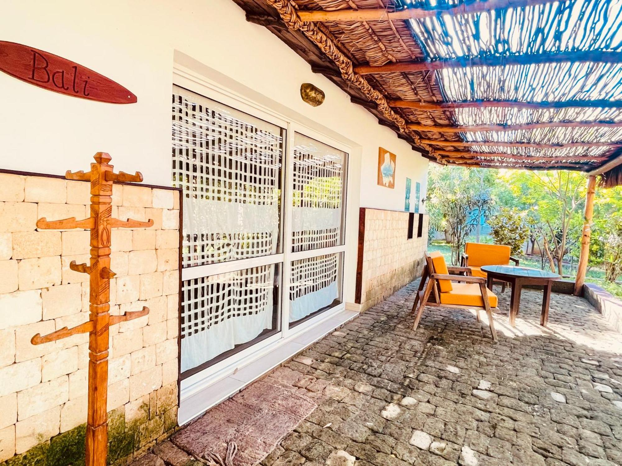 Vovo Telo Lodge Toliara Exterior foto