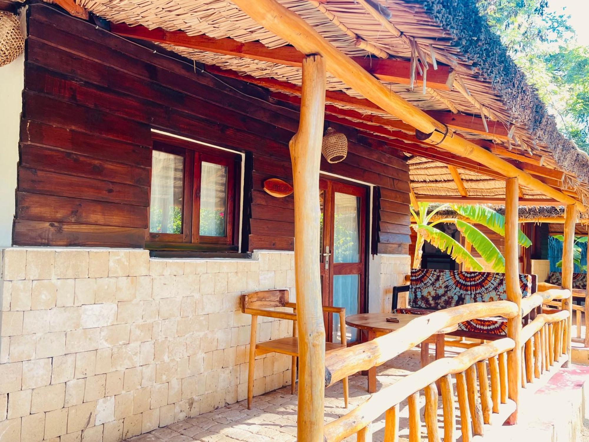 Vovo Telo Lodge Toliara Exterior foto